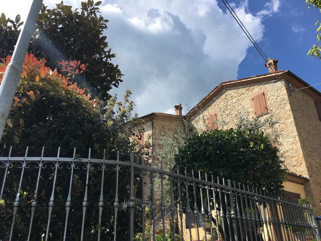 Appartamenti E Camere Il Poggio Di D'Angeli Lidia Auditore Exterior photo